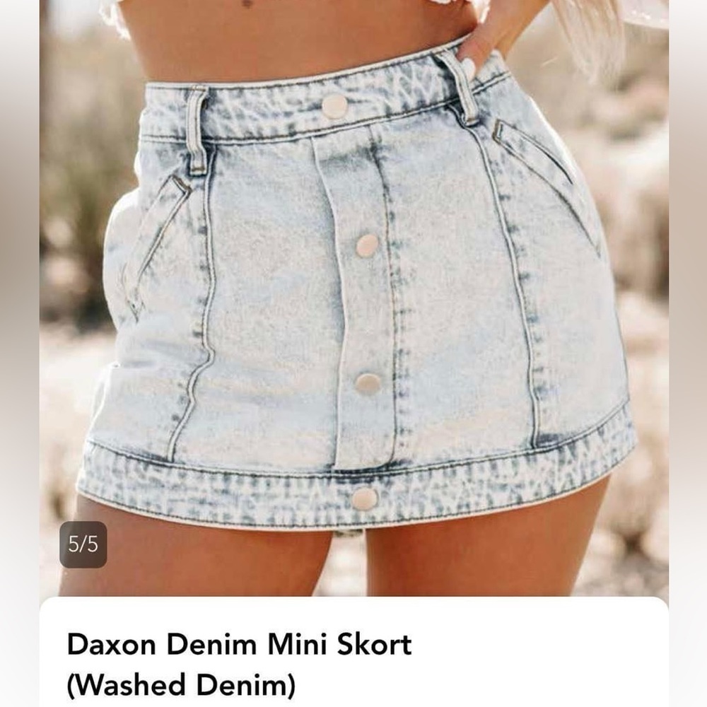 Daxon Denim mini skirt/skort in a acid washed denim
